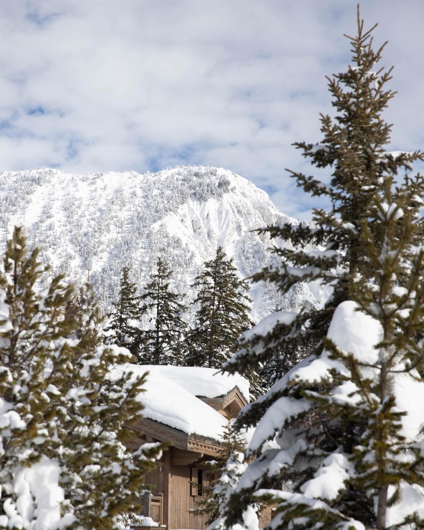 Cheval Blanc Courchevel vs Les Airelles — PrivataList collection