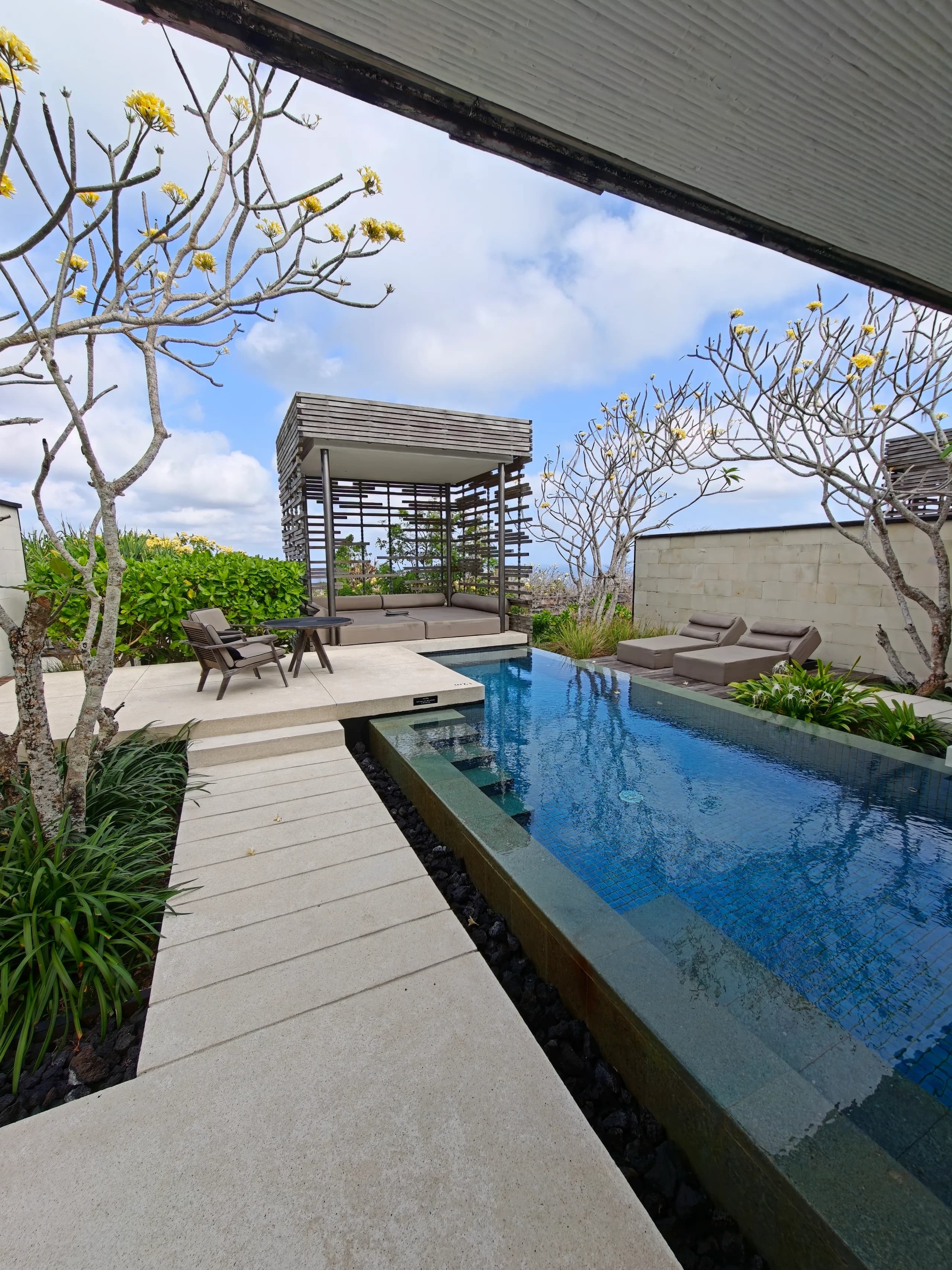 Alila Villas Uluwatu - Luxury Island Resort in Uluwatu, Bali, Indonesia