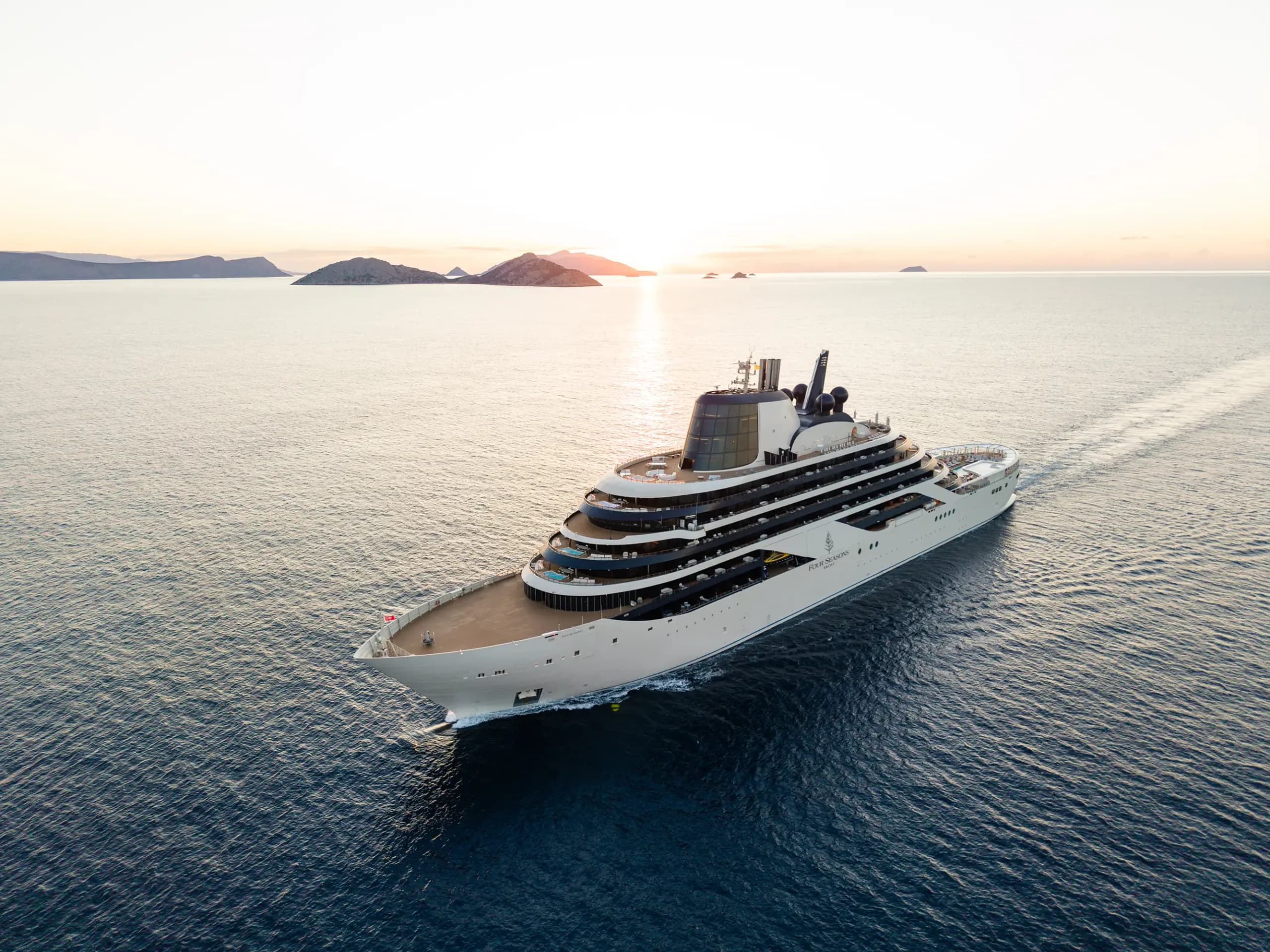 Luxury Yachts Compared: Four Seasons vs Aman vs Ritz-Carlton vs Orient Express — PrivataList collection
