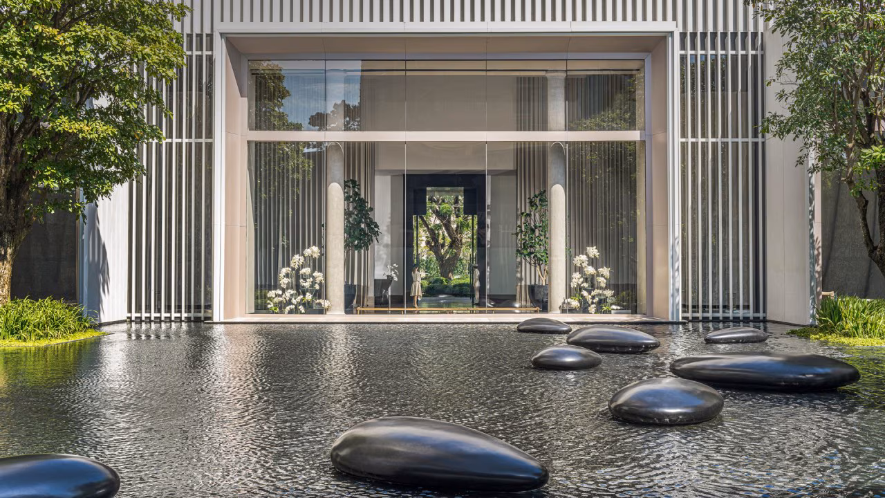 Four Seasons Bangkok - Luxury Urban Luxury in Bangkok, Thailand