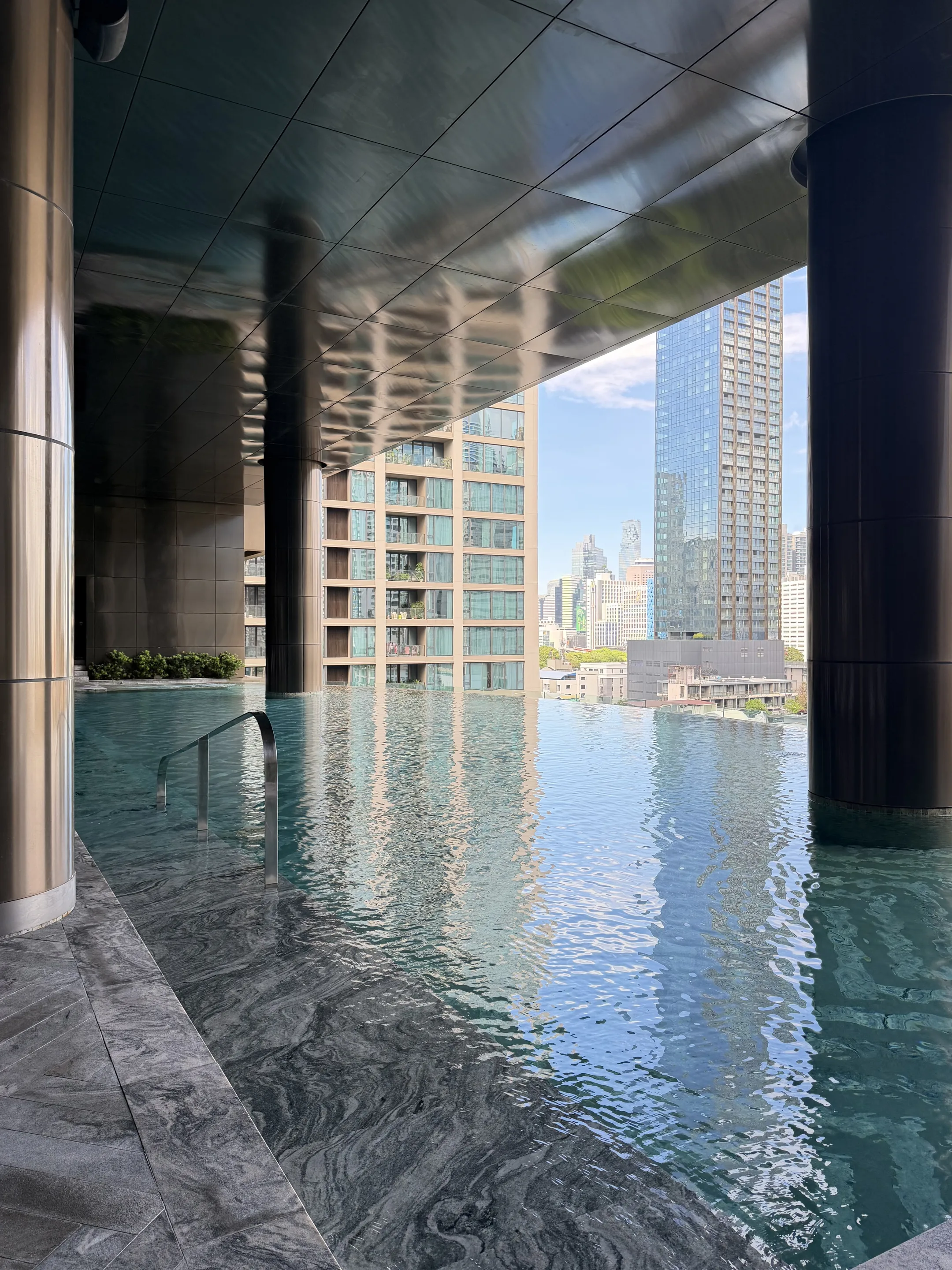 Sindhorn Kempinski Hotel Bangkok luxury hotel in Bangkok, Thailand